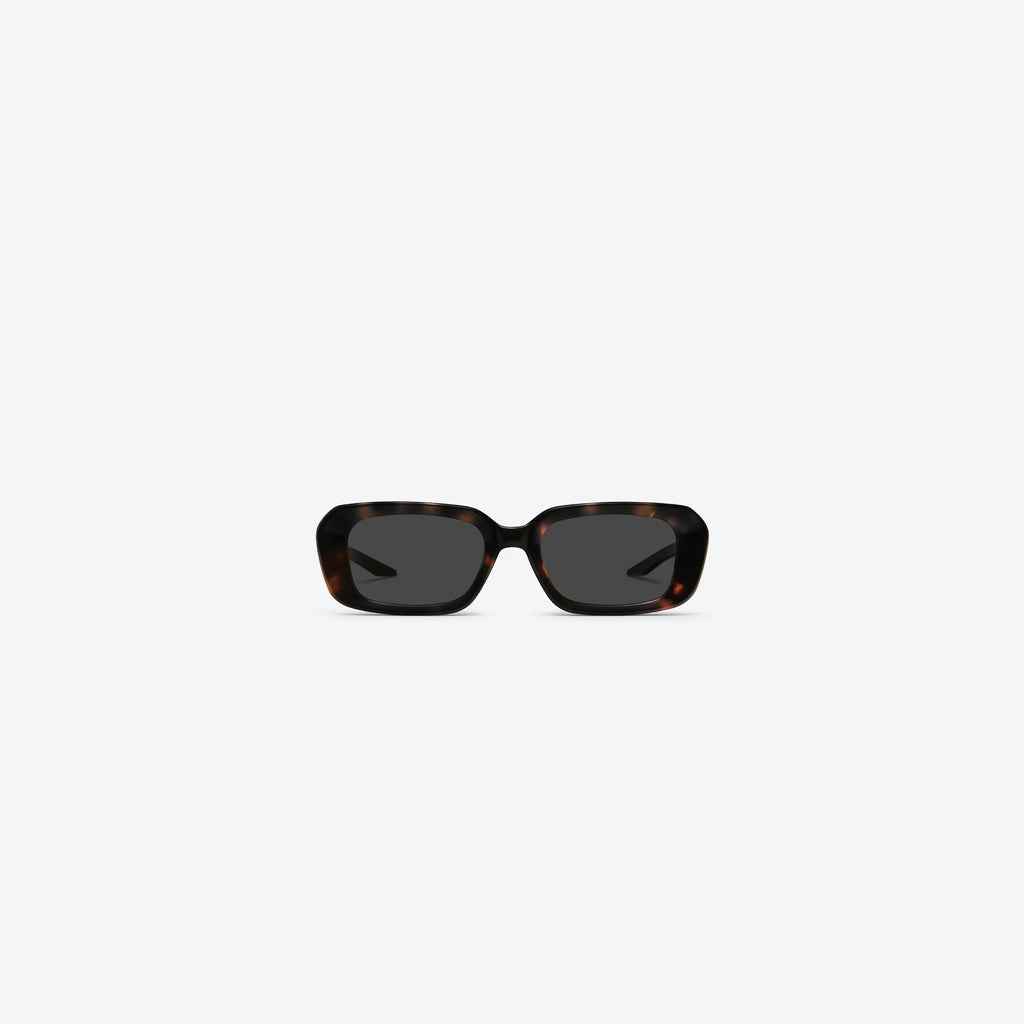 Lunettes de Soleil Femme Gentle Monster Melrose T1, monture tortue et verres gris fumé.